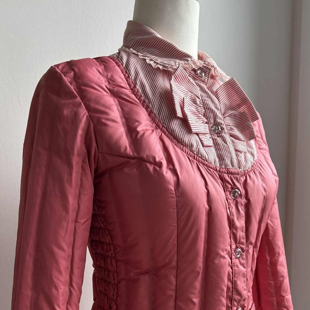 BEIYIGOR Rose-Pink Quilted Jacket with Striped Bib-Bow & Smocked Waist – US XS